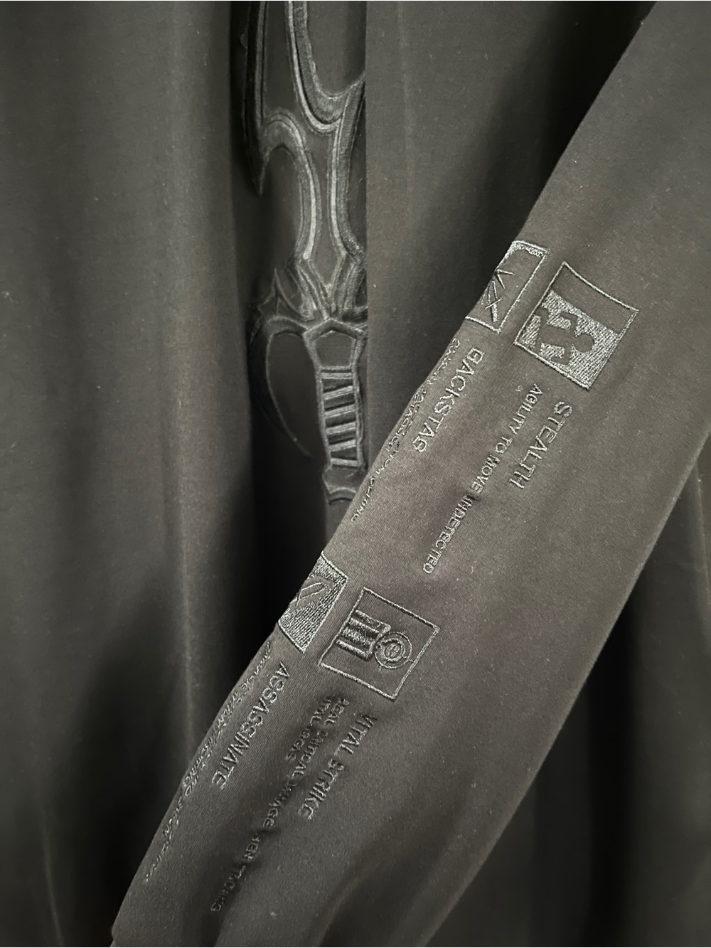 Torokami RPG Assassin Dagger Embroidery Cardigan - Picture 5 of 6